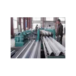 質(zhì)量好的三波護(hù)欄板機(jī)組哪里買，南通護(hù)欄板機(jī)