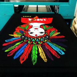 濟(jì)南服裝印花機(jī) 山東服裝印花機(jī)廠家 廠家直銷個性服裝打印機(jī)