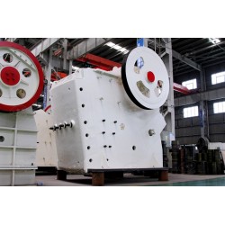 中型石頭破碎機產(chǎn)量是多少？市場價格如何？Z100