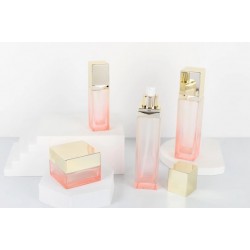 化妝品分裝瓶絲印噴涂廠 化妝品噴漆瓶燙金廠家
